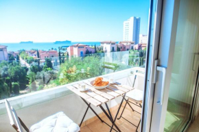 Amathus suite with sea view
